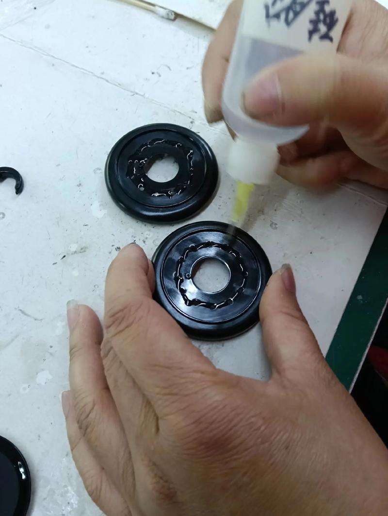 在電子產品工廠的半年 我與手機支架的緣分